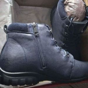 Propet Delaney Smooth WFV002L 5 inch Women's Casual Boot Size 11. Boots are Bran